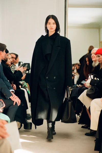 Look 7